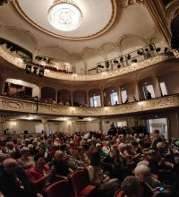 Widownia w teatrze