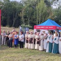 odsłonięcie tablicy przy zamku