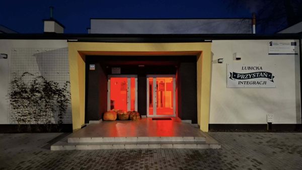 Lubicka Przystań Integracji podświetlona na czerwono