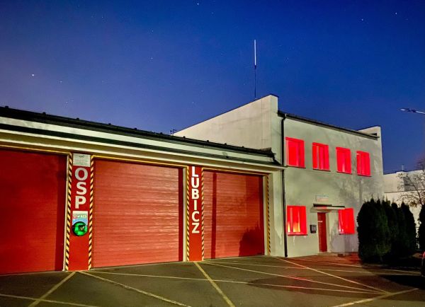 OSP w Lubiczu Dolnym podświetlony na czerwono