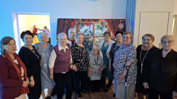 Zdjęcie grupowe Seniorów