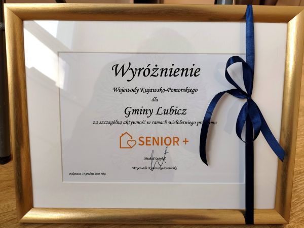 Zdjęcie dyplomu w ramce